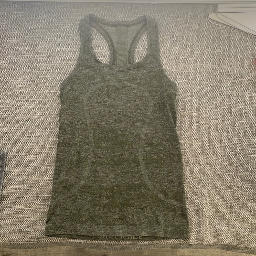 Lululemon swiftly tech razorback tank top olive green size 4